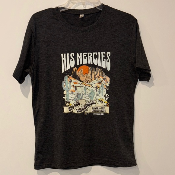 His Mercies Graphic T-Shirt Womens‎ Medium - Picture 1 of 4